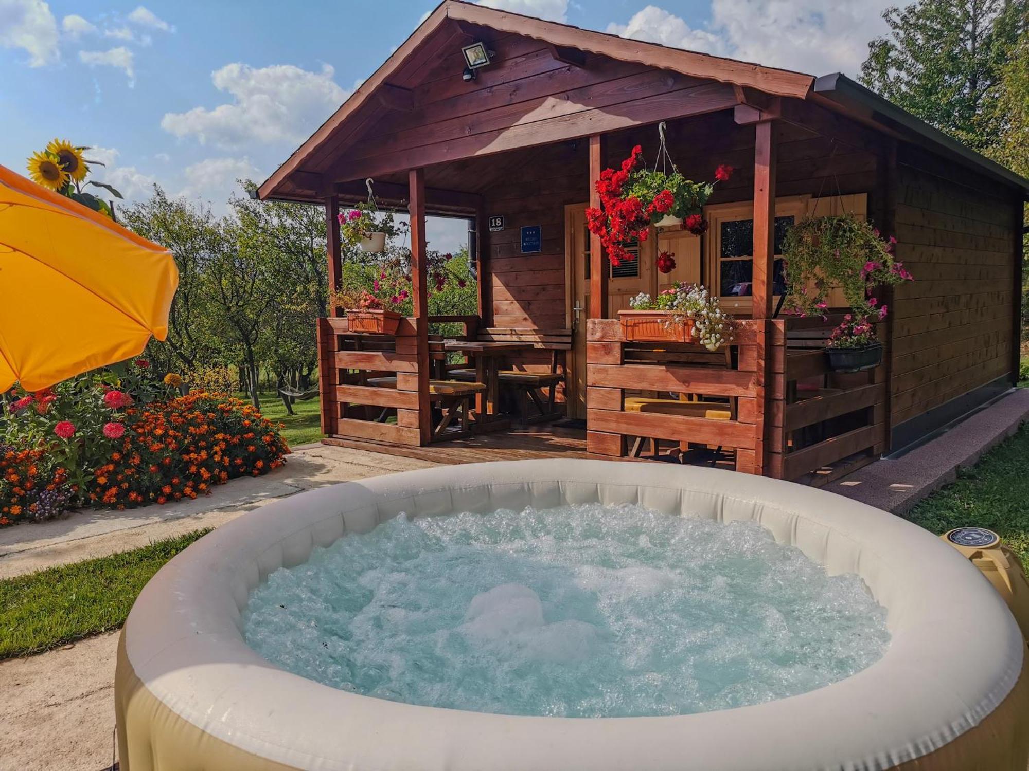 Cottage La Sierra With Jacuzzi Кореница Экстерьер фото
