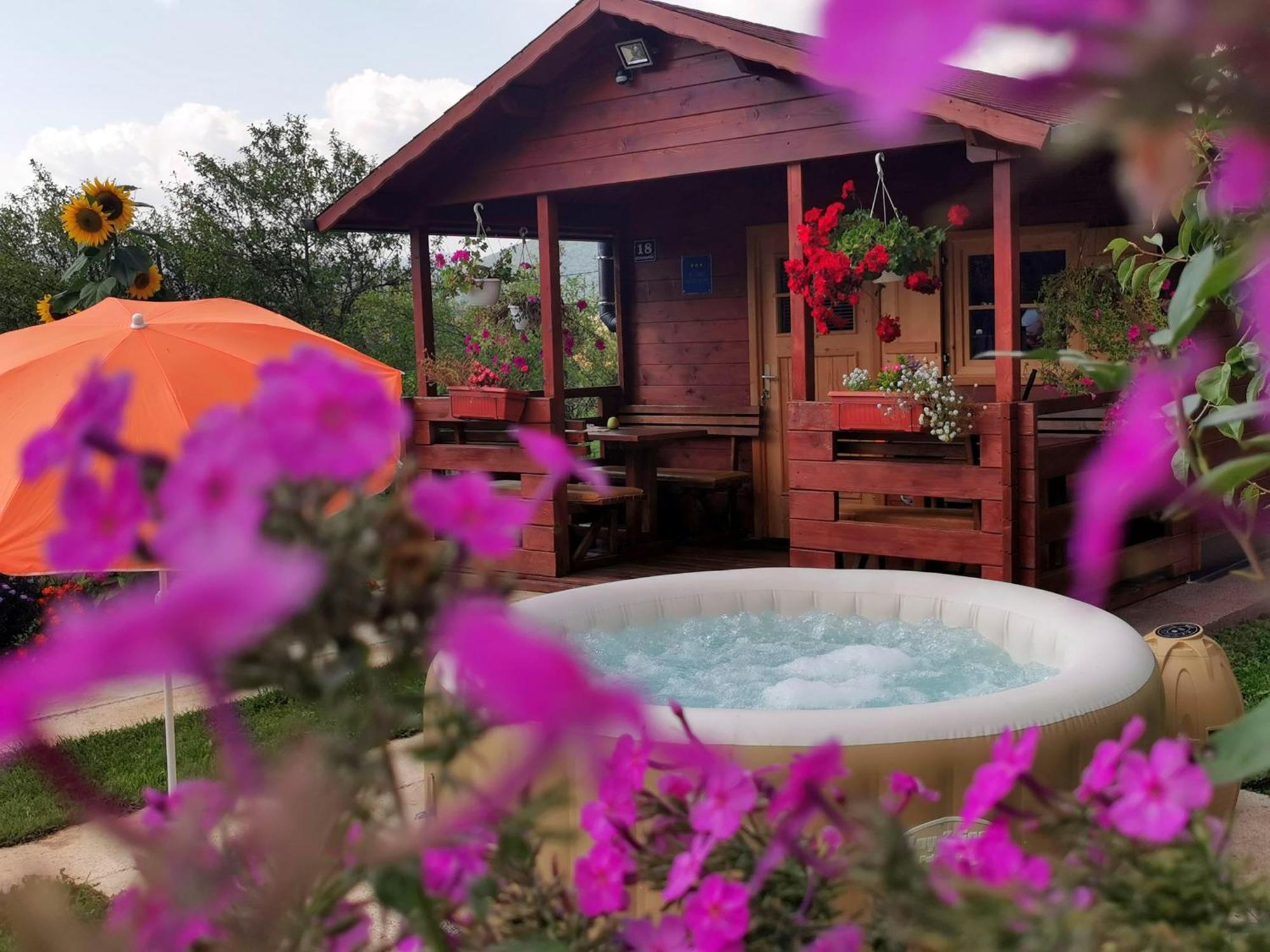 Cottage La Sierra With Jacuzzi Кореница Экстерьер фото