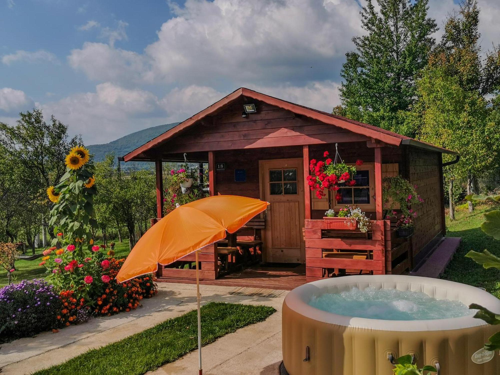 Cottage La Sierra With Jacuzzi Кореница Экстерьер фото